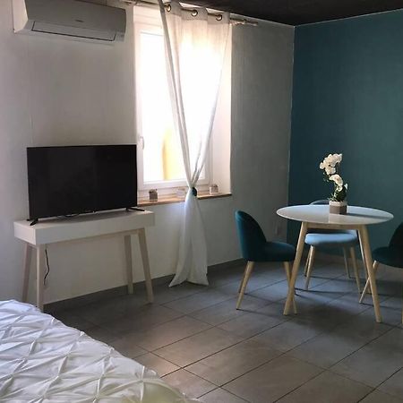Studio cocooning à 50 m du port Cassis Extérieur photo
